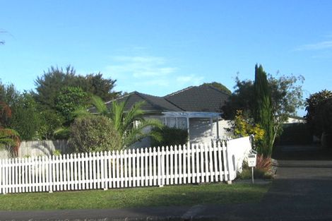 Photo of property in 117a Bruce Road, Glenfield, Auckland, 0629