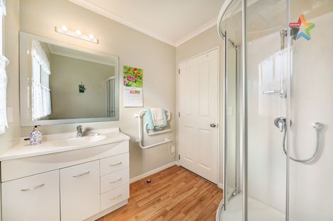 Photo of property in 10 Woodland Mews, Wainuiomata, Lower Hutt, 5014