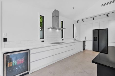 Photo of property in 8 St Elmo Rise, Shamrock Park, Auckland, 2016