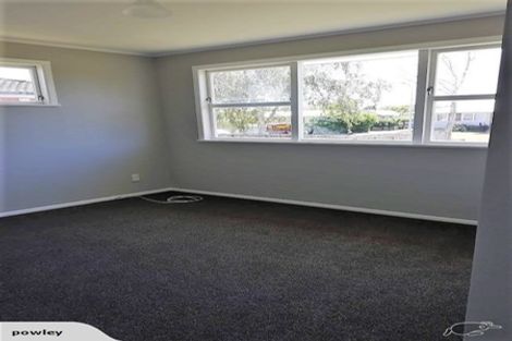 Photo of property in 16 Tairere Crescent, Rosehill, Papakura, 2113