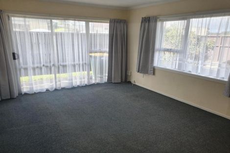 Photo of property in 39a Simons Street, Moturoa, New Plymouth, 4310