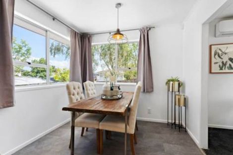 Photo of property in 16 Newham Place, Henderson, Auckland, 0612