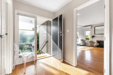 Photo of property in 1/7 Arahia Street, Northcote, Auckland, 0627