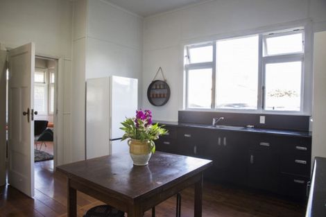 Photo of property in 45 Napier Terrace, Hospital Hill, Napier, 4110