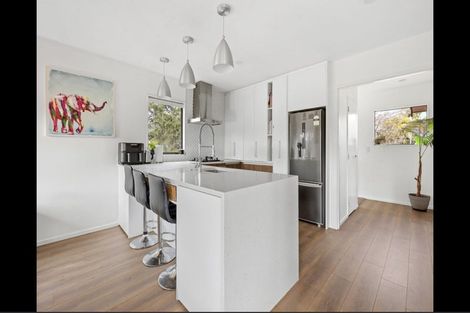 Photo of property in 16 Monkton Close, Greenhithe, Auckland, 0632