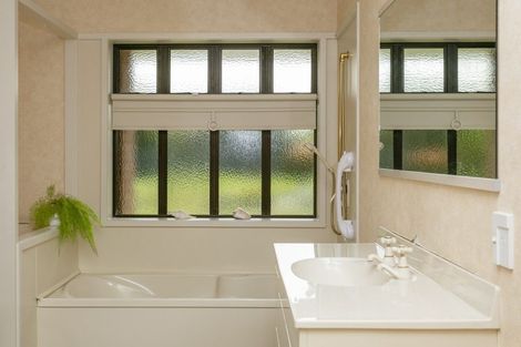 Photo of property in 80 Harvey Street, Waipahihi, Taupo, 3330