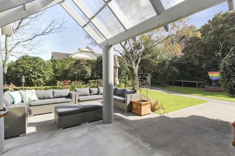 Photo of property in 32 Barrett Street, Westown, New Plymouth, 4310