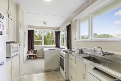 Photo of property in 32 Mark Avenue, Paparangi, Wellington, 6037