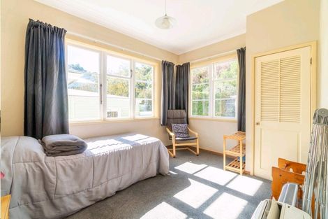 Photo of property in 6 Hinau Street, Tawa, Wellington, 5028