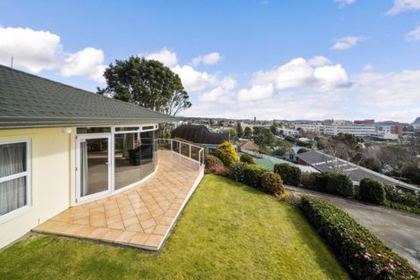 Photo of property in 16d Burns Street, Westown, New Plymouth, 4310