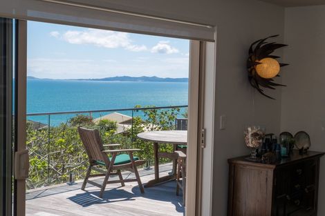 Photo of property in 16 Rangikapiti Road, Coopers Beach, 0420