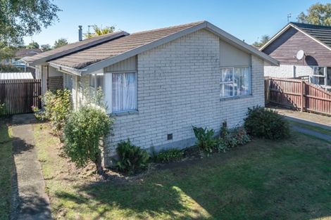 Photo of property in 7 Saunders Place, Redwood, Christchurch, 8051