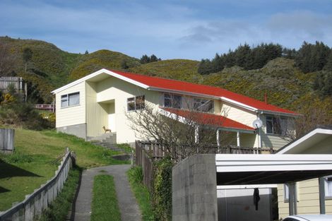 Photo of property in 6 Tyrone Grove, Wainuiomata, Lower Hutt, 5014