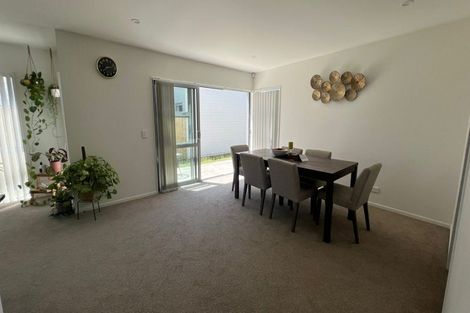 Photo of property in 10 Aeronautic Road, Takanini, 2112