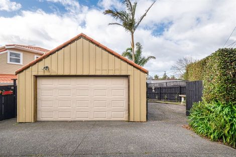 Photo of property in 113 Carlisle Road, Torbay, Auckland, 0632