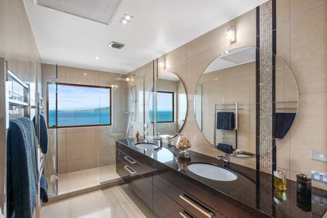 Photo of property in 207 Beach Road, Campbells Bay, Auckland, 0630