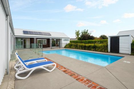 Photo of property in 77 Alan Livingston Drive, Cambridge, 3434