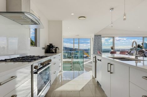 Photo of property in 320 Cannon Hill Crescent, Mount Pleasant, Christchurch, 8081