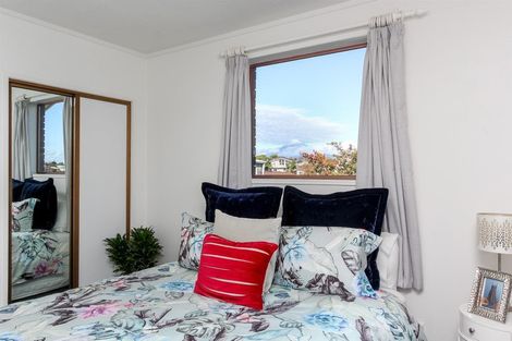 Photo of property in 22 Nevada Drive, Merrilands, New Plymouth, 4312