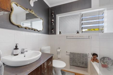 Photo of property in 2 Busing Avenue, Papakura, 2110