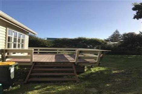 Photo of property in 3 Titoki Road, Waikanae Beach, Waikanae, 5036