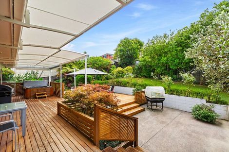 Photo of property in 16 Nui Mana Place, Te Atatu South, Auckland, 0610