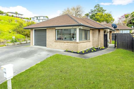 Photo of property in 2/23 Lowburn Place, Clover Park, Auckland, 2019