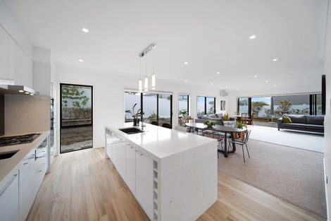 Photo of property in 8 Awakirihi Close, Shamrock Park, Auckland, 2016