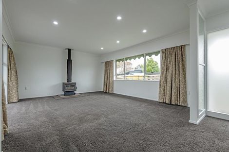 Photo of property in 10 Hollows Crescent, Takaro, Palmerston North, 4412