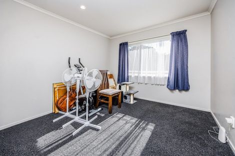 Photo of property in 13 Glenross Drive, Wattle Downs, Auckland, 2103