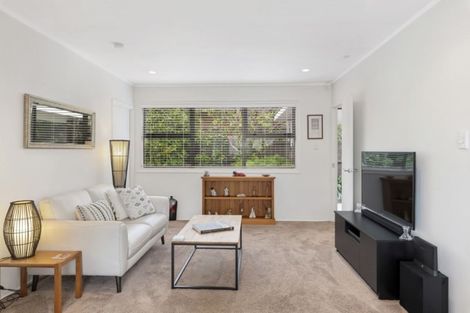 Photo of property in 2/17 County Road, Torbay, Auckland, 0630