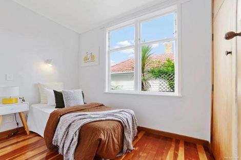 Photo of property in 505 East Coast Road, Murrays Bay, Auckland, 0630