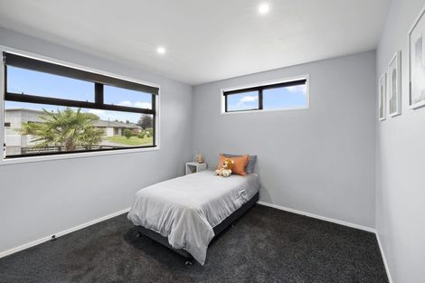 Photo of property in 8a Aderman Place, Hurworth, New Plymouth, 4310