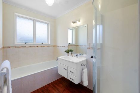 Photo of property in 293 Mangorei Road, Merrilands, New Plymouth, 4312