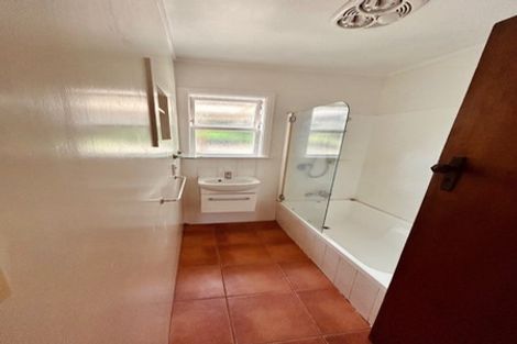 Photo of property in 79 Kaurilands Road, Titirangi, Auckland, 0604