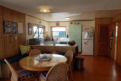 Photo of property in 16 Wharua Road, Oakura, Hikurangi, 0184