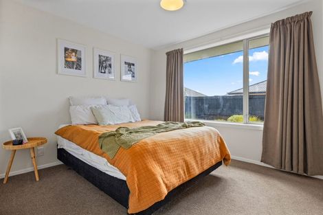 Photo of property in 2/126a Middlepark Road, Sockburn, Christchurch, 8042