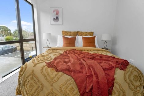 Photo of property in 1/267 Great North Road, Henderson, Auckland, 0612