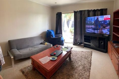 Photo of property in 2/636 Mount Wellington Highway, Mount Wellington, Auckland, 1062