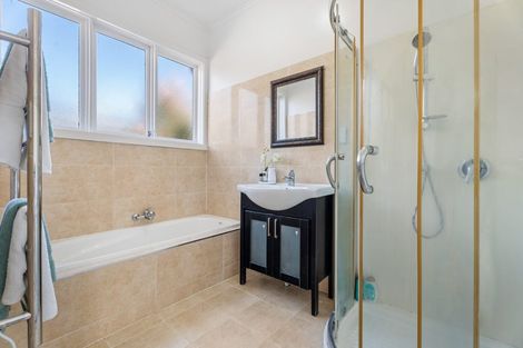 Photo of property in 90 Sandspit Road, Shelly Park, Auckland, 2014