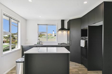 Photo of property in 25 Beazley Avenue, Paparangi, Wellington, 6037