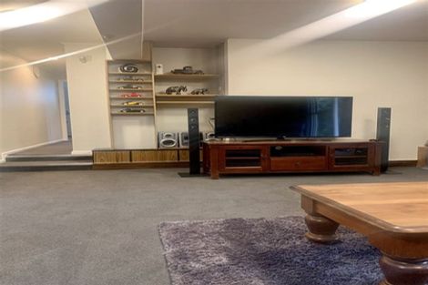 Photo of property in 45 Turville Crescent, Newlands, Wellington, 6037