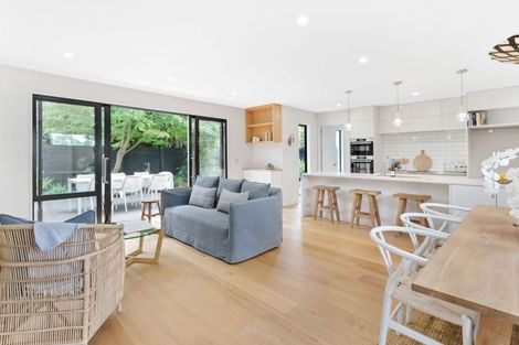 Photo of property in 15b Garden Road, Merivale, Christchurch, 8014