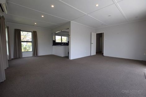 Photo of property in 63 Kirby Street, Glendene, Auckland, 0602