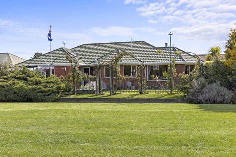 Photo of property in 36 Farnswood Place, Redwood, Christchurch, 8051