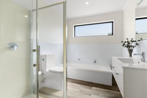 Photo of property in 14e Clinton Street, Fitzroy, New Plymouth, 4312