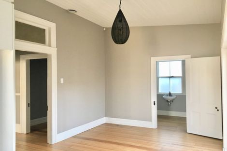 Photo of property in 1/2 Milton Road, Northcote Point, Auckland, 0627