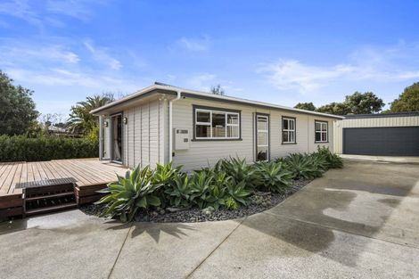 Photo of property in 11 Second Avenue, Glenbrook, Waiuku, 2681