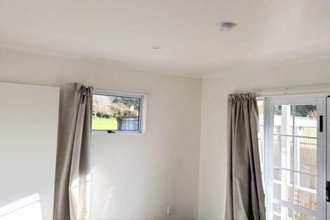 Photo of property in 17 Hookway Grove, Paraparaumu, 5032