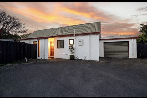 Photo of property in 2/43a Main Road, Redcliffs, Christchurch, 8081